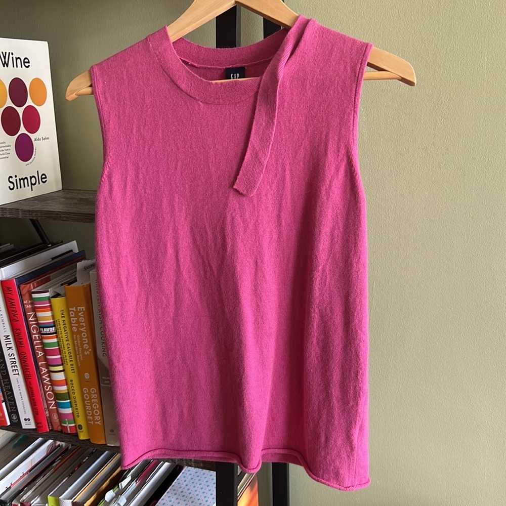Gap Sleeveless Sweater, Pink, Size Medium